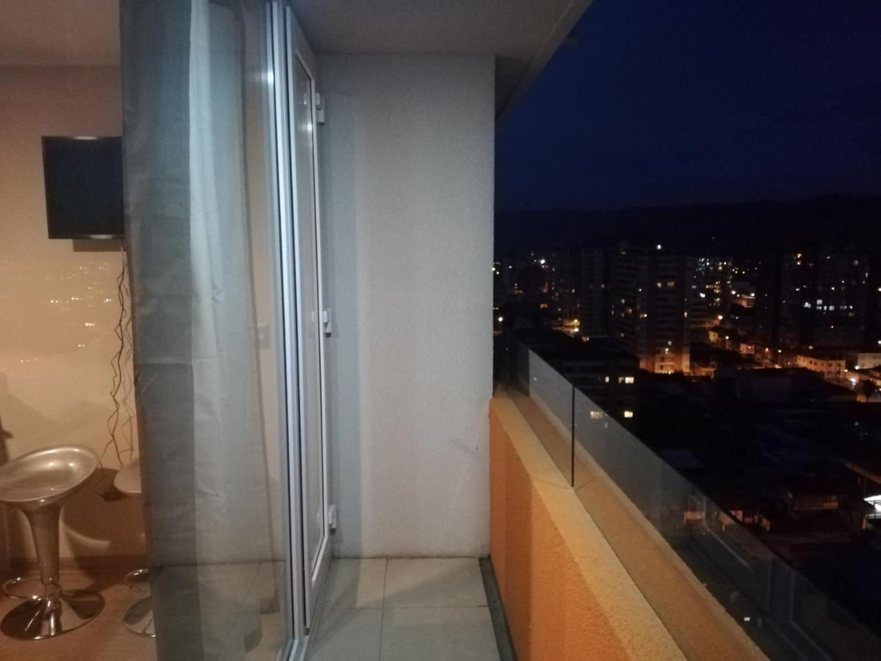 Depto Estudio 1811 Edificio Centro Blanco Con Estacionamiento เตมูโก ภายนอก รูปภาพ